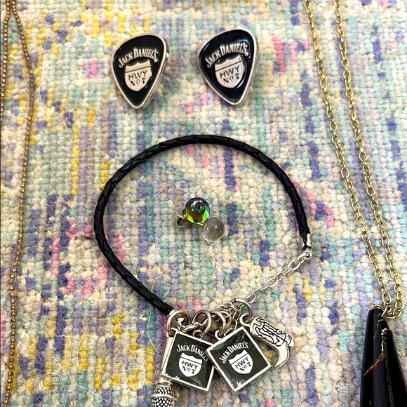 Mixed Jewelry Lot of Vintage, Alex & Ani ,Urban outfitters and more - Picture 4 of 16